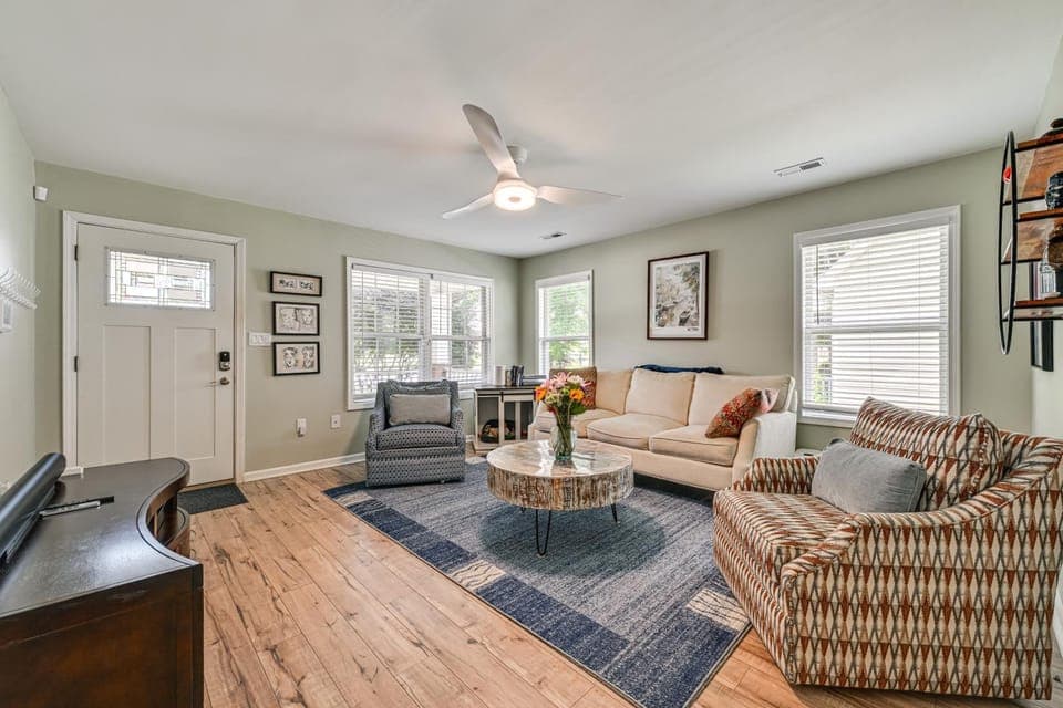 < 1 Mi to River & Downtown Belmont: Cozy Cottage House in Belmont