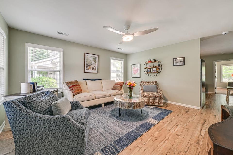 < 1 Mi to River & Downtown Belmont: Cozy Cottage House in Belmont