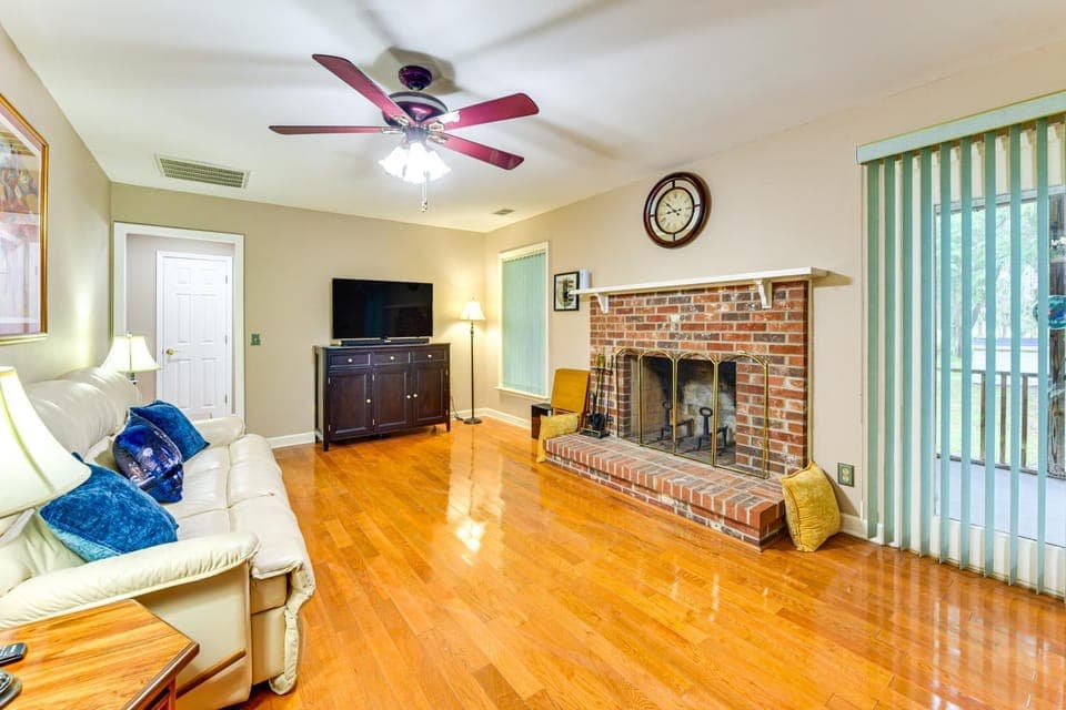 Family Retreat in Beaufort: 3 Mi to Historic Dtwn House in Beaufort