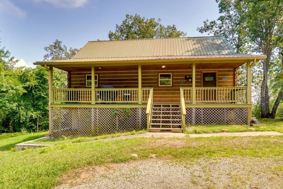 Private mountain cabin retreat-near Watts Bar Lake Cabin in Watts Bar Lake