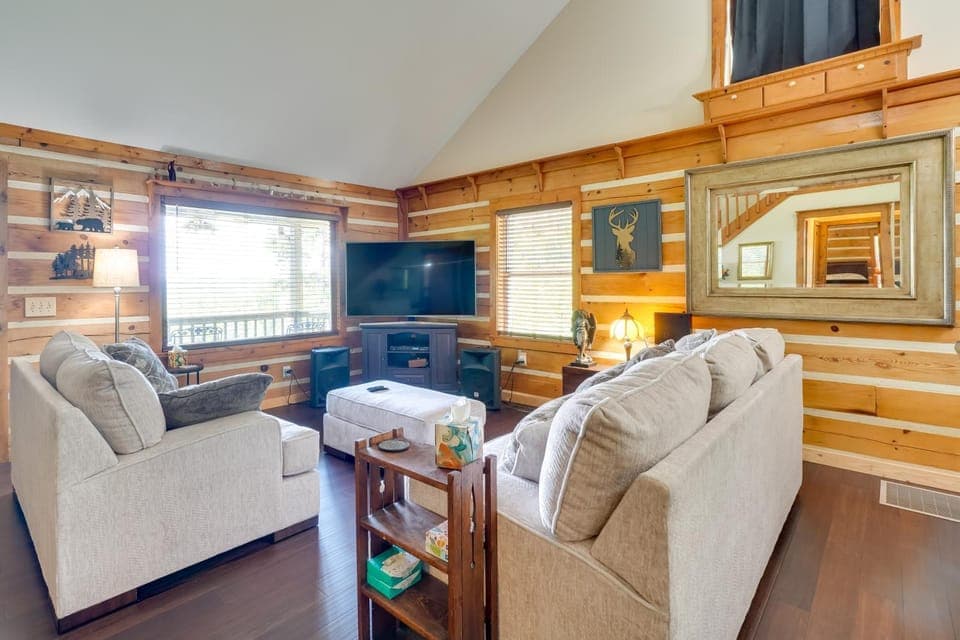 Private mountain cabin retreat-near Watts Bar Lake Cabin in Watts Bar Lake