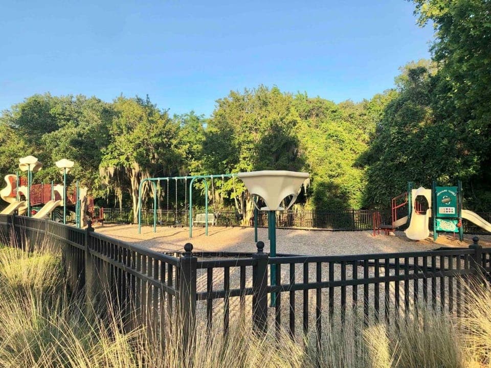 Beautiful and Spacious 2 Bedroom Courtside Villa! Villa in Seabrook Island