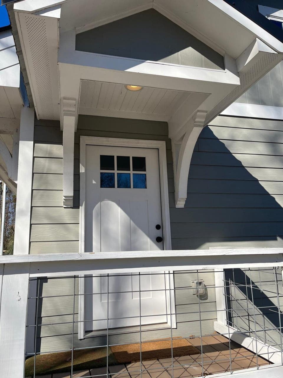 Facade/entrance