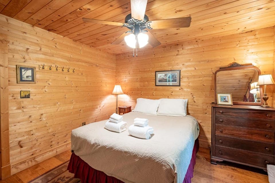 Bed, Bedroom