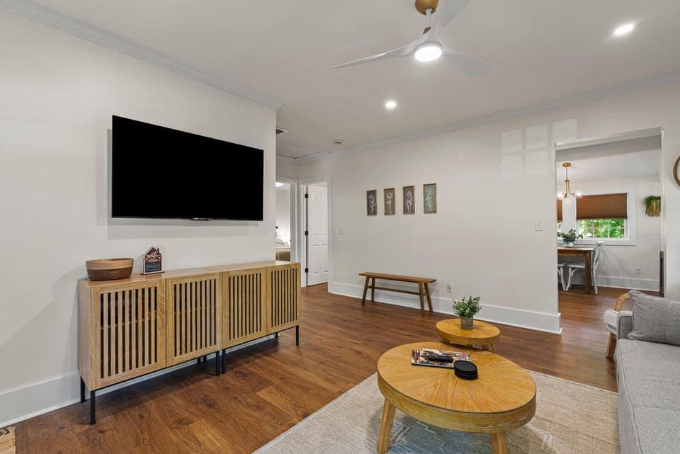Communal lounge/ TV room, TV and multimedia, Living room