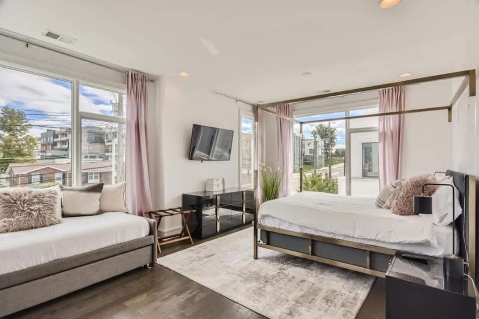 Songbird Suites - Sleeps 16 - Two Rooftops with view House in Nashville