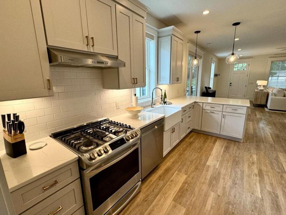 Wharf Street Coastal Escape - 3BR Old Town Luxury House in Bluffton