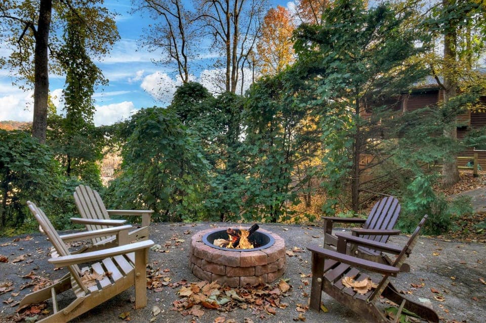New Mtn&City Views Hot Tub Sauna Arcade Pool House in Helen