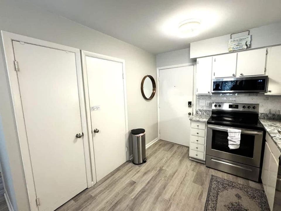 Fiddler's Cove 10-I 2 Bedroom, 1 Block from Beach House in Folly Field