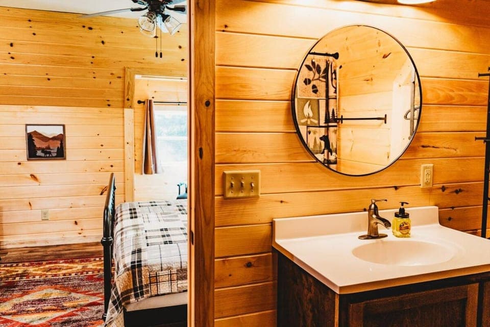 Creekside Cabin Cabin in Sevier County