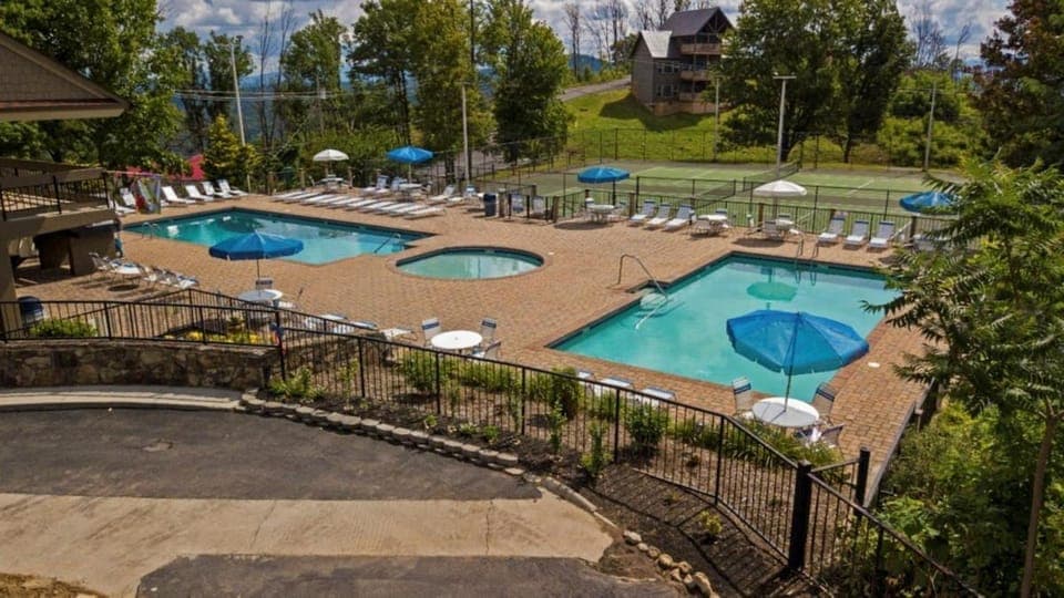 Terrace Garden Manor by American Patriot Getaways House in Gatlinburg