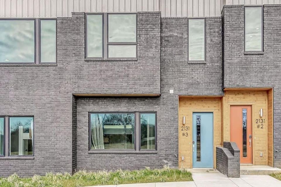 Property building, Facade/entrance
