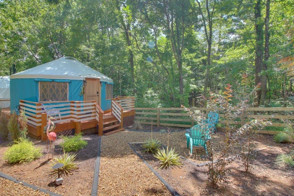 Unplugged Retreat! Unique Yurt w/ Deck in Smokies Apartment in Center Hill Lake
