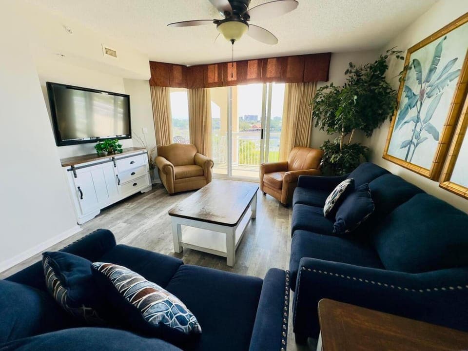 Communal lounge/ TV room, TV and multimedia, Living room