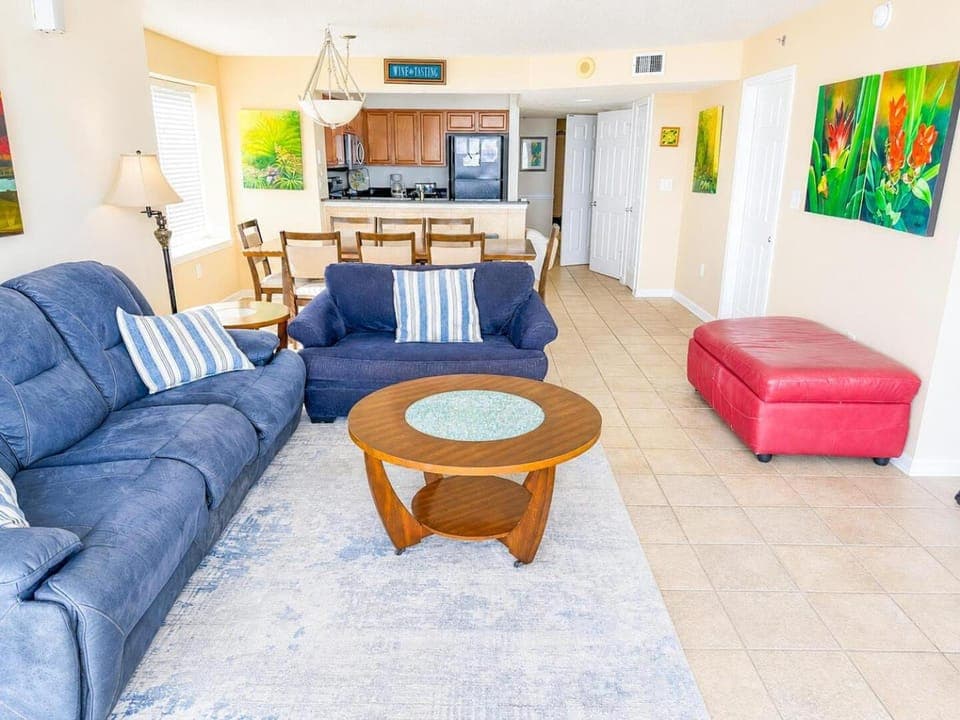 Crescent Shores S 1512 Apartment in Crescent Beach