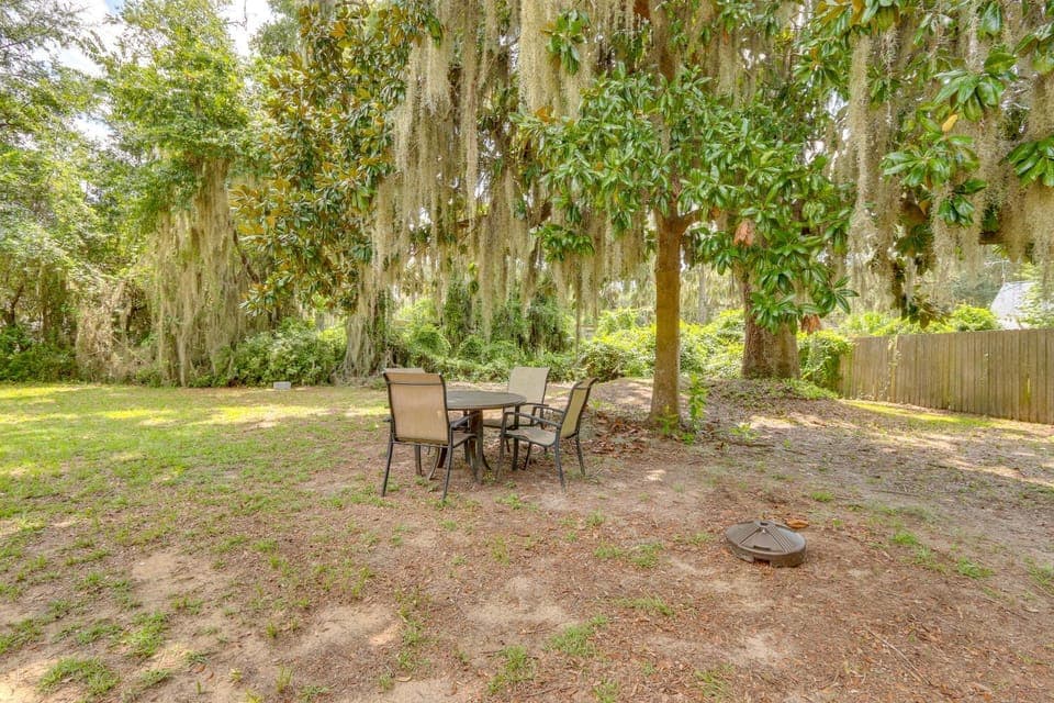 1 Mi to Sands Beach: Walkable Island Home w/ Yard! House in Port Royal