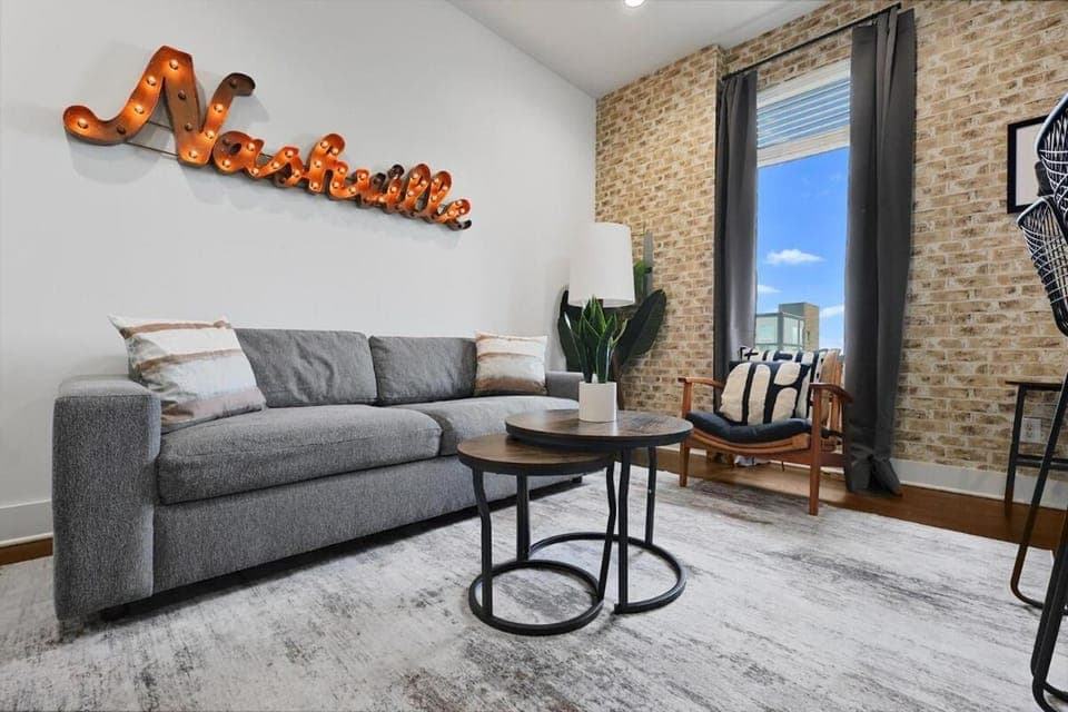 Stylish Midtown Condo Near Vanderbilt & Parthenon Apartment in Nashville