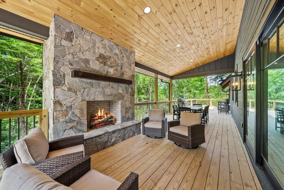 Sweet Bearadise at Eagles Nest House in Beech Mountain