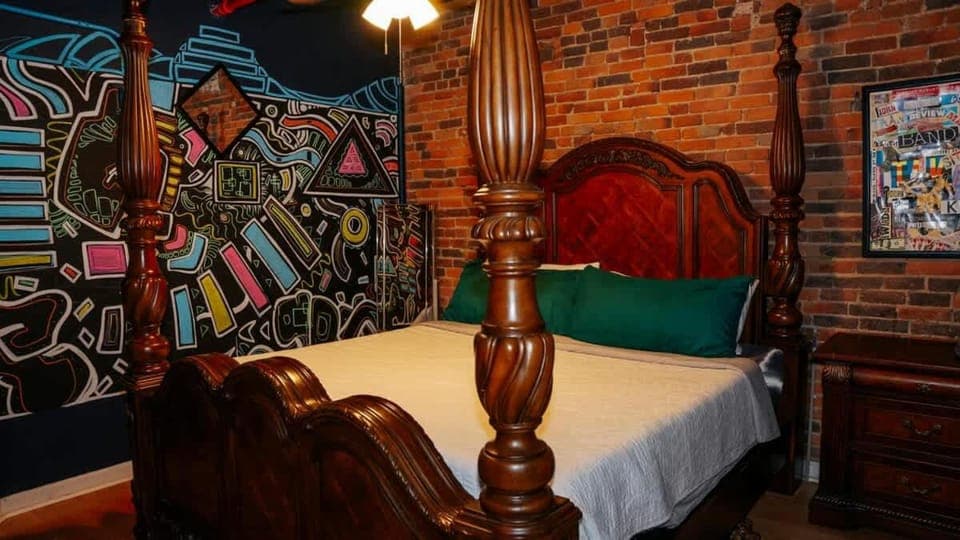 Printers Alley Downtown Mansion House in East Nashville