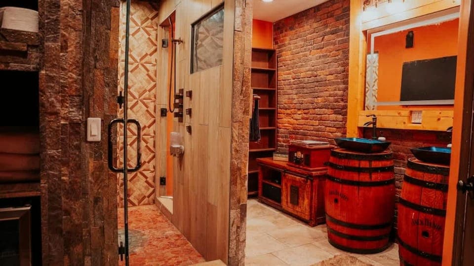 Printers Alley Downtown Mansion House in East Nashville
