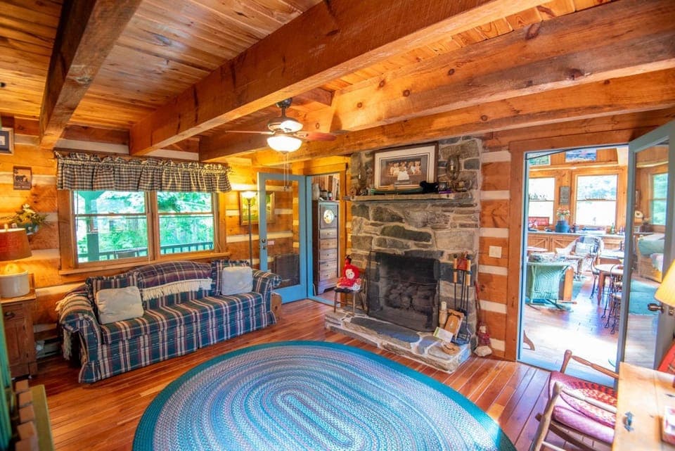 New River Access, Sleeps 9, Fire Pit, Dogs Welcome House in Watauga