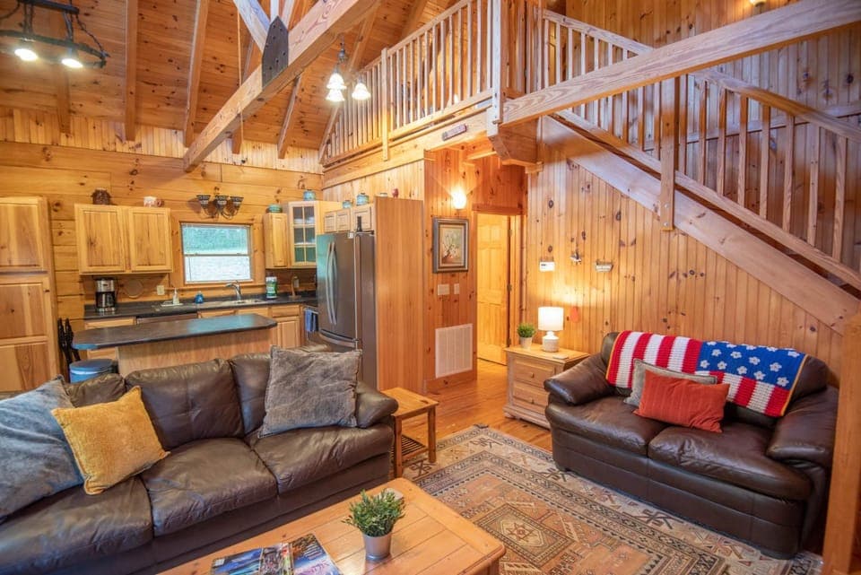 Updated Cabin Mins from Downtown West Jefferson- Hot Tub, Porches, Dogs OK Cabin in West Jefferson