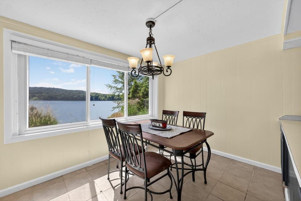 Lakefront Getaway with Private Dock & Scenic Views home House in Kingsport