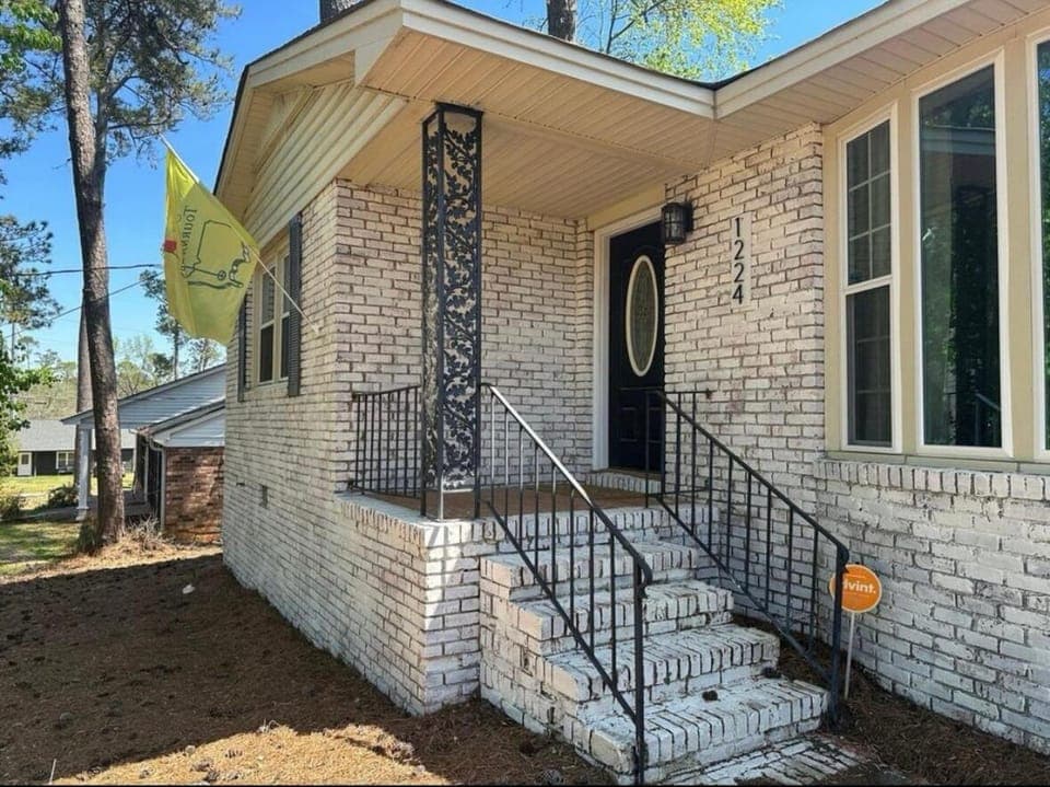 Walk to Masters! Spacious & Modern 4bd Home House in Augusta