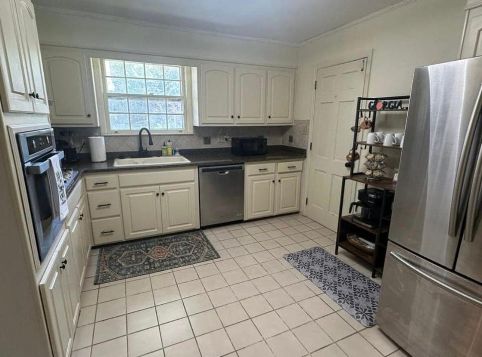Walk to Masters! Spacious & Modern 4bd Home House in Augusta