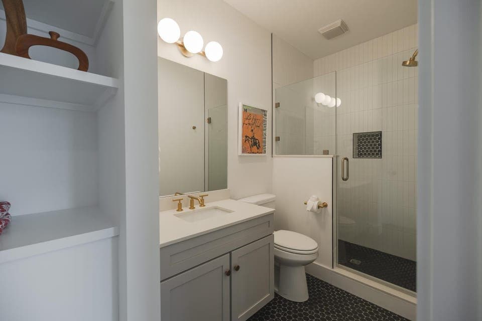 Shower, Toilet, Bathroom
