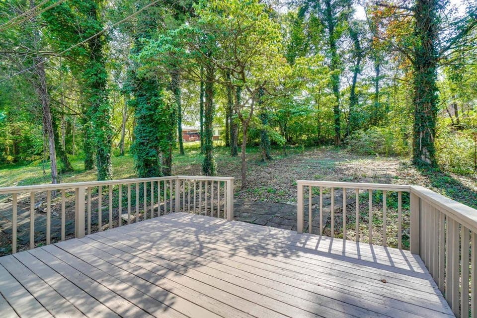 1 Mi to Dtwn: Quiet Retreat w/ Yard in Clinton House in Tennessee