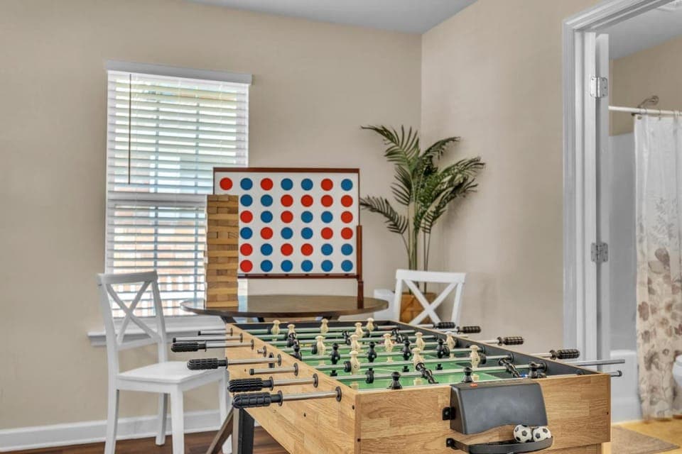 Game Room, Game Room