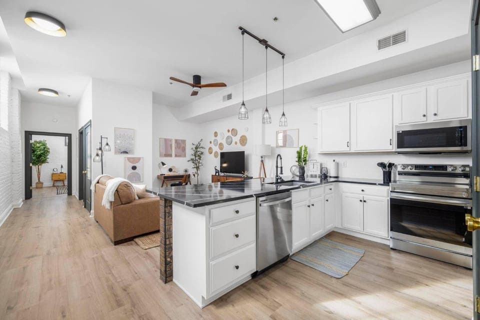Kitchen or kitchenette, Dining area, kitchen