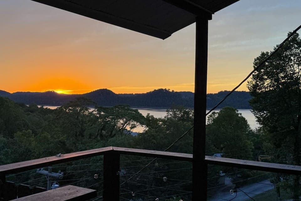 Lake View Home in Silver Point: Walk to Marina House in Center Hill Lake