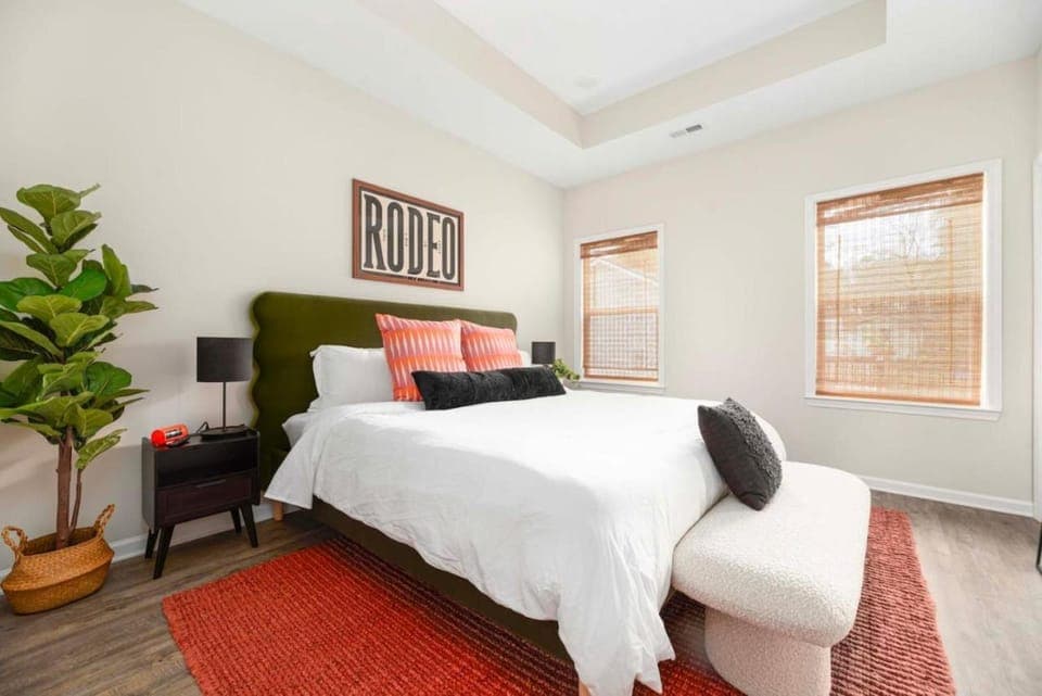 Charming 3BR Belmont Bungalow House in Belmont