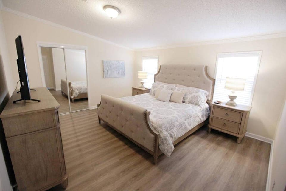 Bed, Bedroom