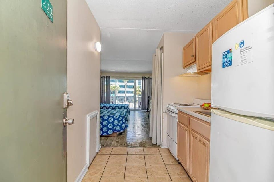 WR222 Great condo across from the beach pool Apartment in Myrtle Beach