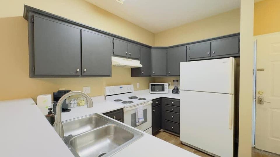 Bright 2BR Condo near Beach & Golf River Oaks Apartment in Carolina Forest