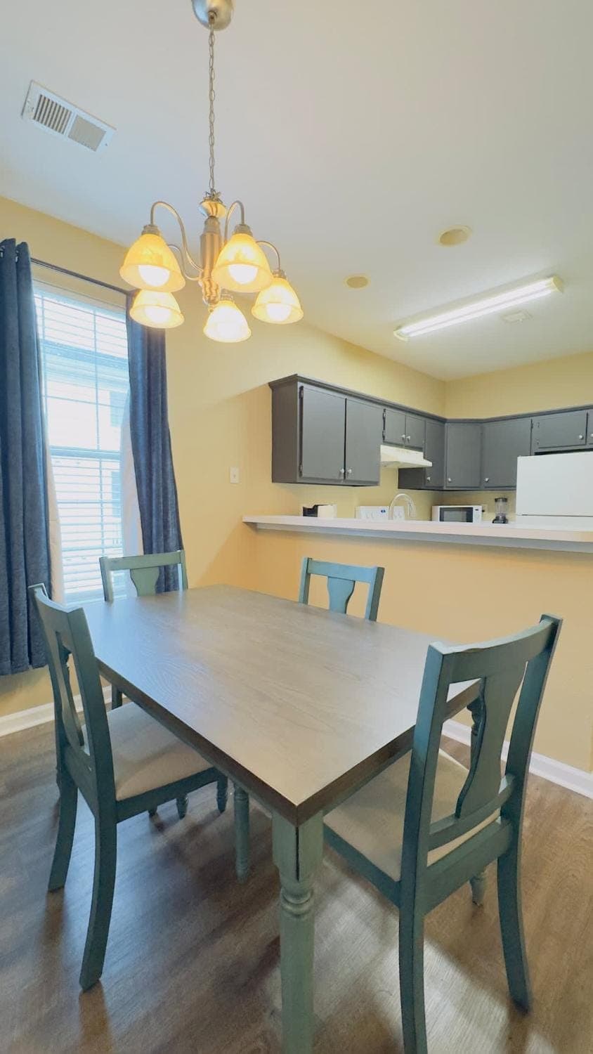 Bright 2BR Condo near Beach & Golf River Oaks Apartment in Carolina Forest