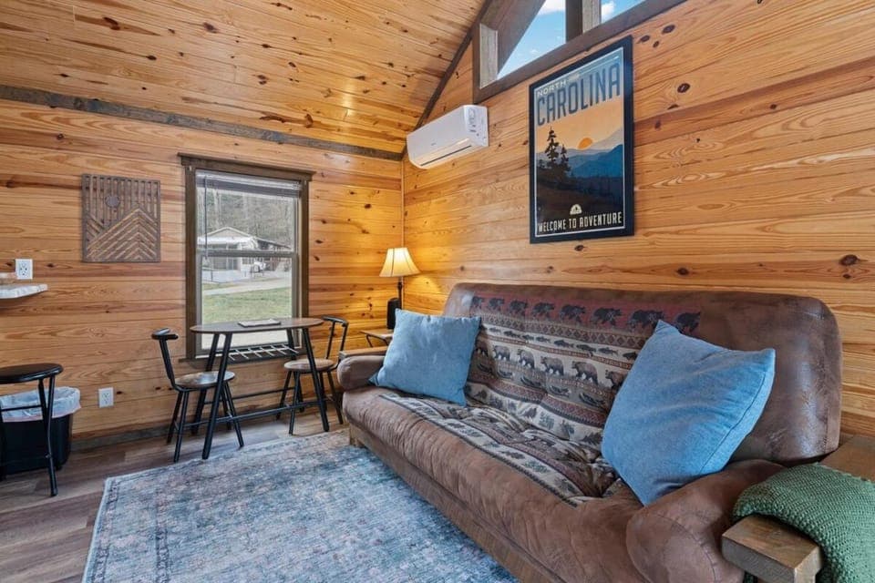 All Tuckered Out - Riverfront Cabin, Fish, Hike & 5 Minutes to Sylva! Cabin in Swain County