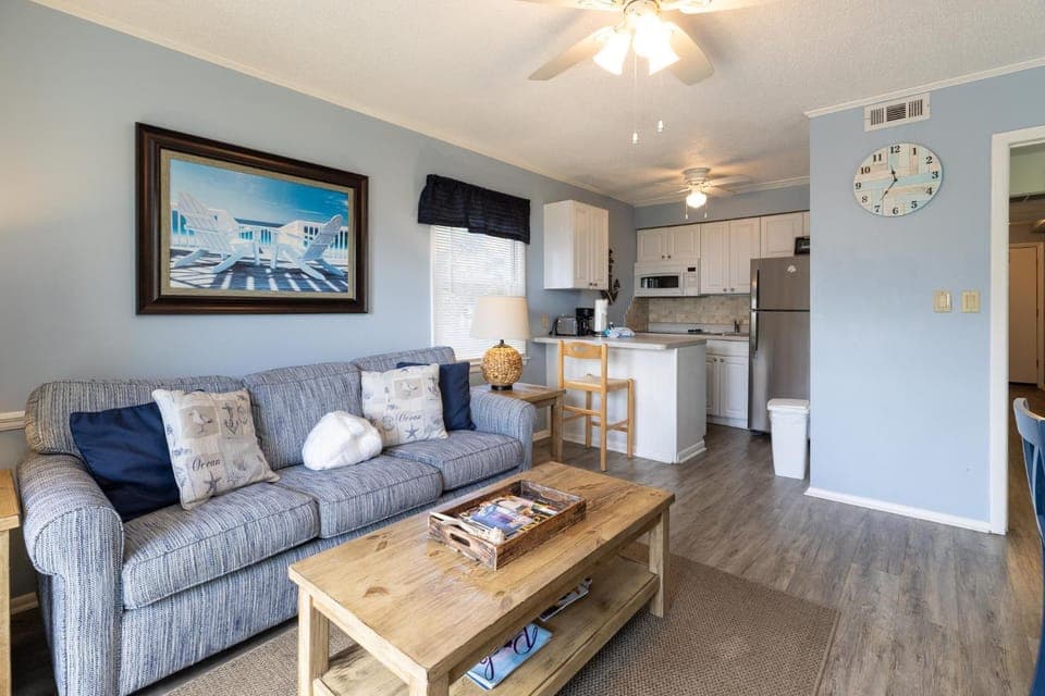 109 Breakers Villa in Coligny Beach