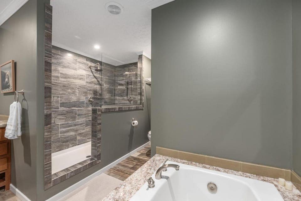 Shower, Bathroom, Bath, towels