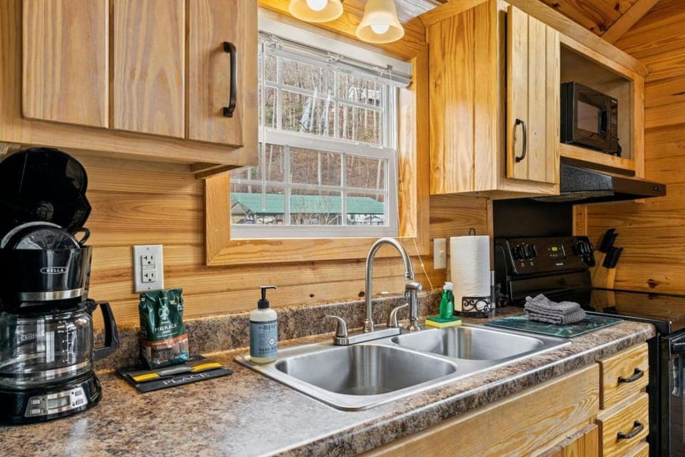Tiny Bearadise - Riverfront Cabin, Deck, Fire Pit & Near the Smoky Mountains! Cabin in Swain County
