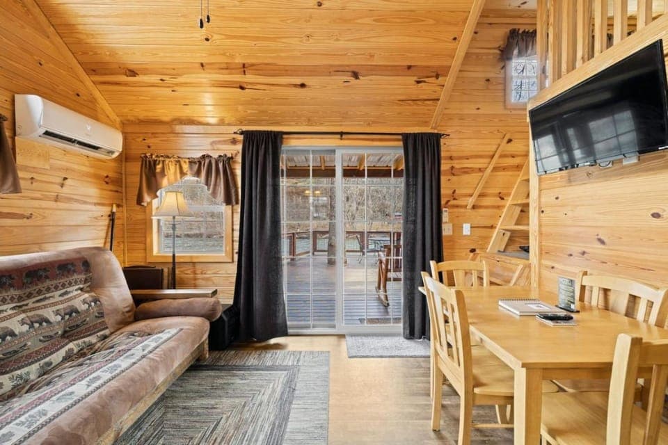 Tiny Bearadise - Riverfront Cabin, Deck, Fire Pit & Near the Smoky Mountains! Cabin in Swain County
