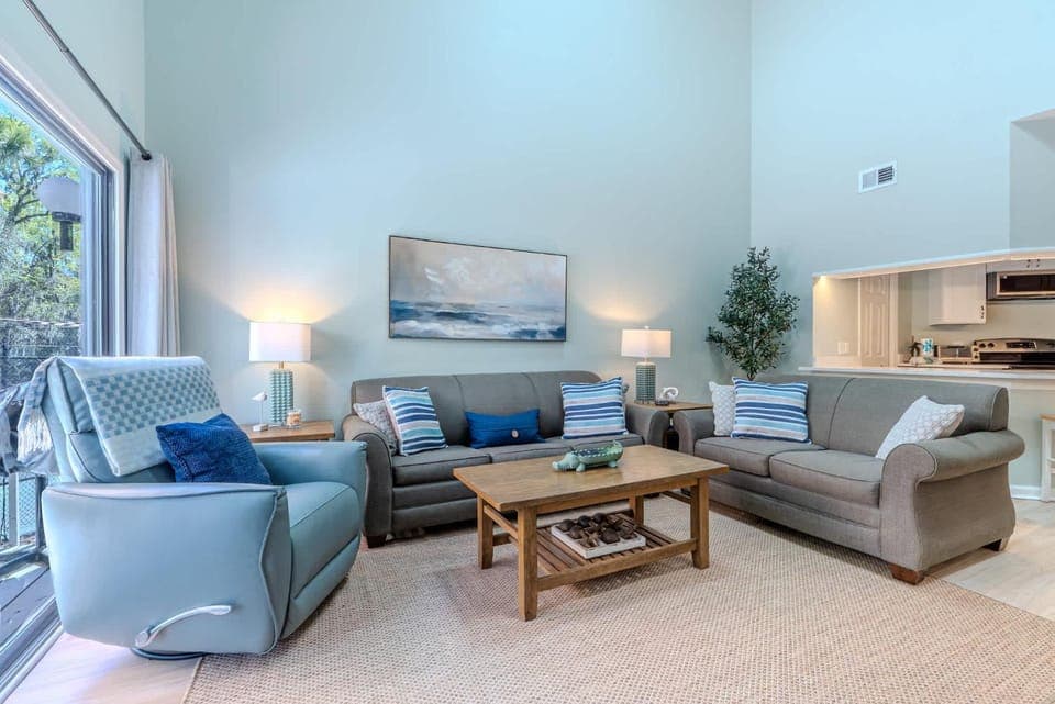 Coastal Paradise 2BR Villa Near Coligny & Beach Apartment in South Forest Beach