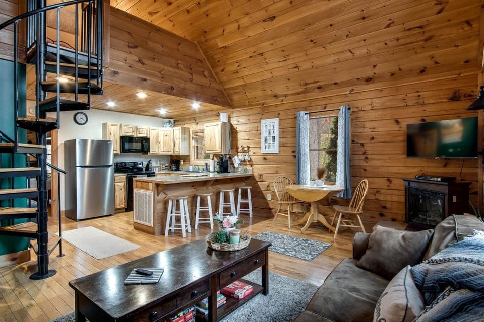Cozy Hot Tub Cabin Cabin in Swain County
