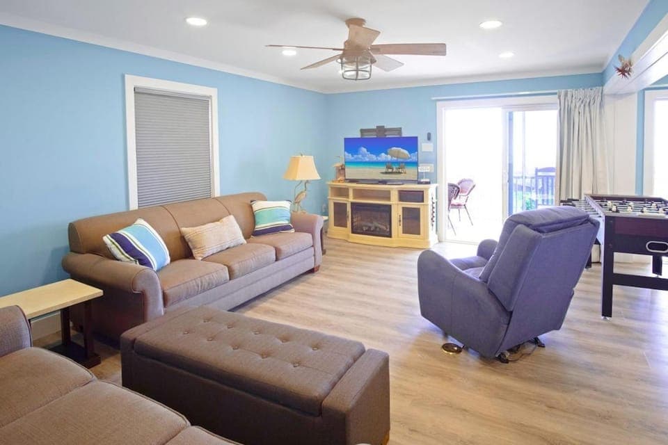 Paradise On the Beach - Compass Rose Garden City House in Murrells Inlet