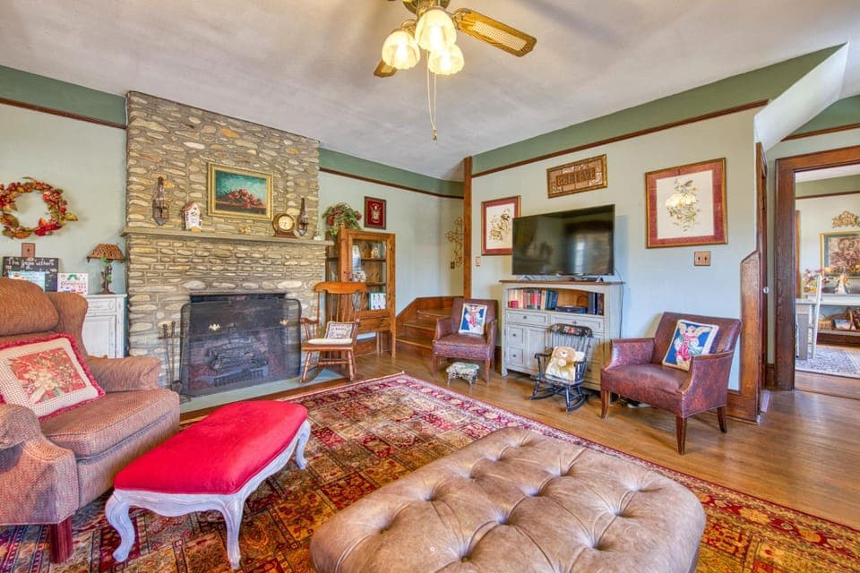 Lyons Den - Lower House in Lake Junaluska