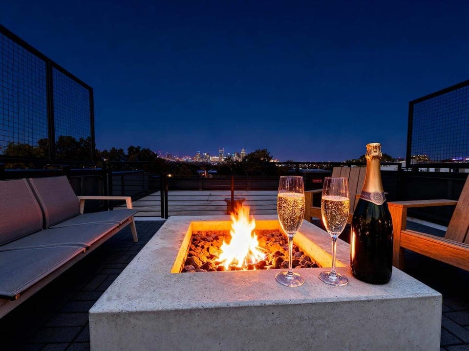 Rooftop Hot Tub Fire Pit 8BR Near Broadway House in East Nashville