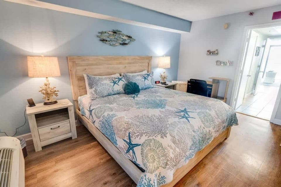 New Direct 1BR Oceanfront Sandcastle South, Pools! House in Myrtle Beach